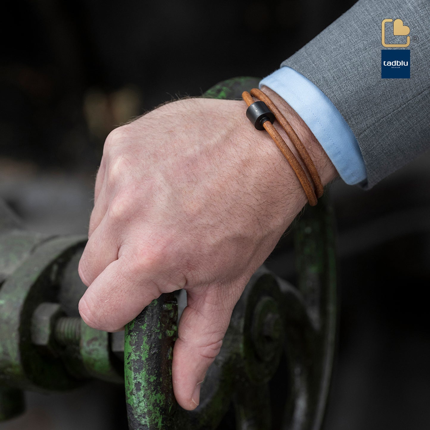 Memento Bracelet: Smooth Leather Black Ashes Bead Cognac (M) - TB-BE-BL3-M*